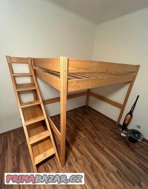 palanda-patrova-postel-vyvysena-postel