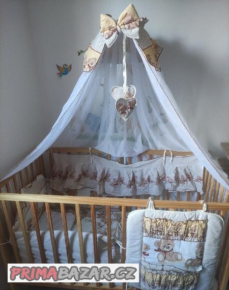 detska-postylka-z-masivu-s-vybavou