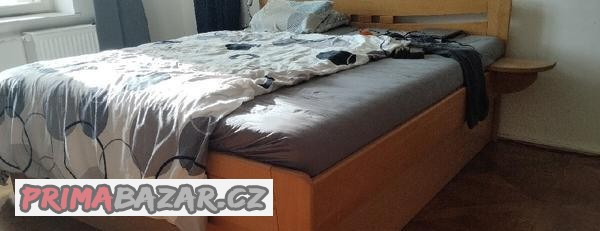 obrovska-postel-s-uloznym-prostorem-z-masivu