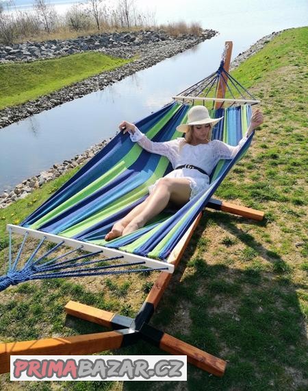 zahradni houpacka houpaci sit se stojanem pro dva
