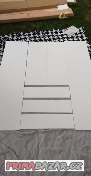 bila-satni-skrin-180x154x55cm-4-dverova-3-supliky