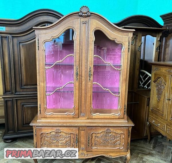 vitrina-zamecka-chippendale-dubova-4-dv-latka