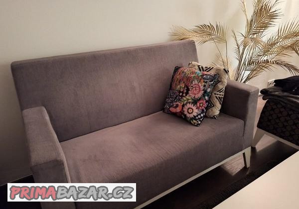 2x-pohovka-taburet-koberec