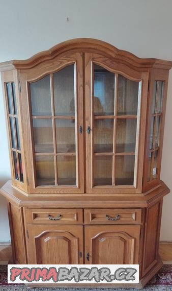 Kredenc, skříň, vitrína