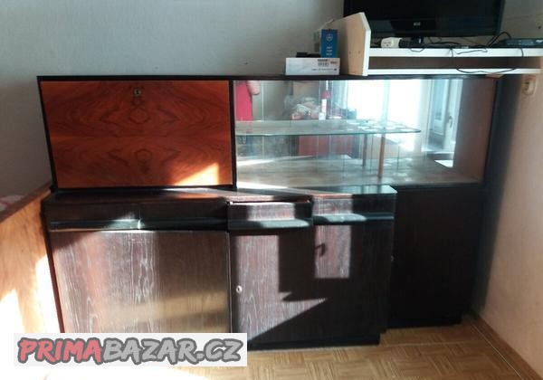 Prodám skleněnou skřín