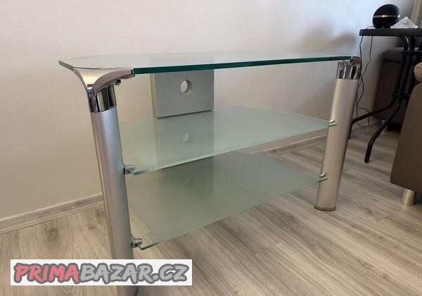 tv-stolek-skleneny