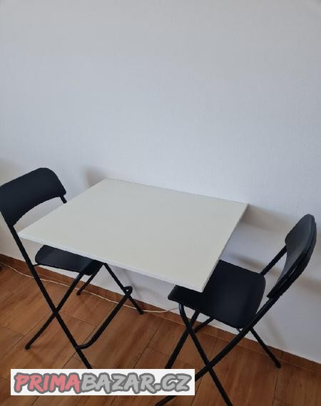 Sklopný stůl + Barové židličky Sklopný stůl + Barové židličky