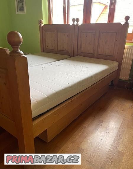 masivni-drevena-postel