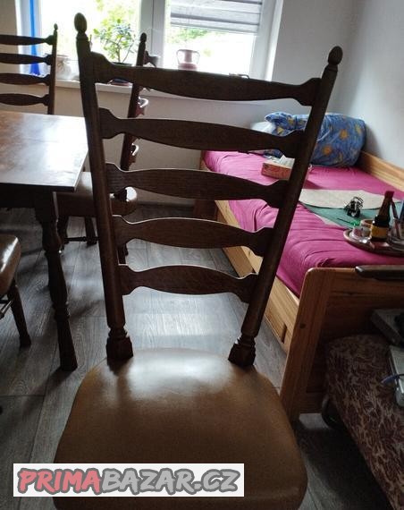 prodam-rozkladaci-stul-a-6-zidli-duboveho-dreva