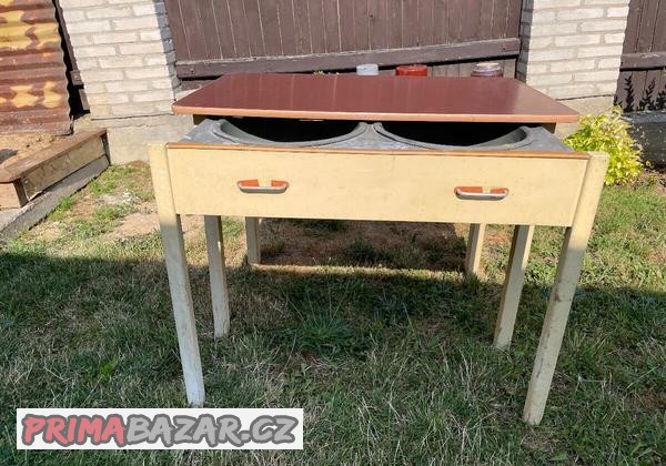 mycak-kredenc-pekny-stav