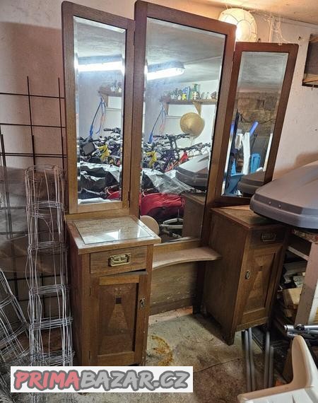 historickay-toaletni-stolek