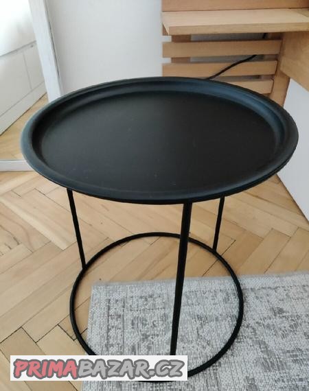 cerny-kovovy-lehky-odkladaci-stolek-40-cm