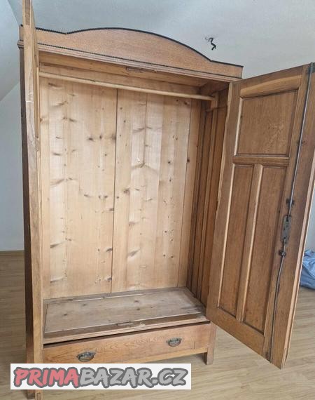 starozitna-satni-skrin-19-st