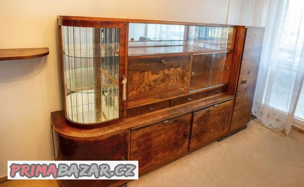 starozitny-sekretar-s-motivem-svate-hory