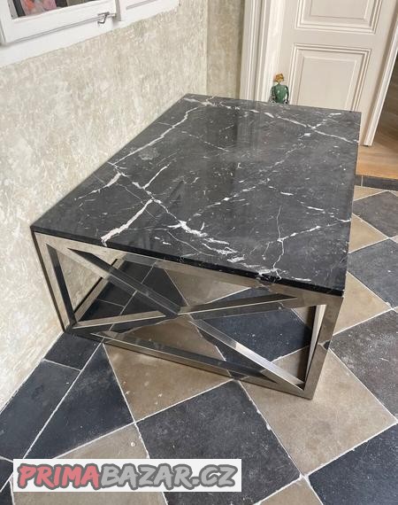 Krásný designový stůl s mramorem