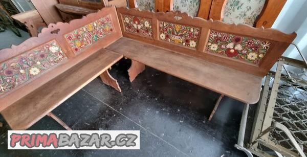 malovana-selska-rohova-lavice