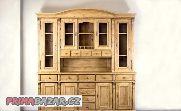 krasna-4d-kredenc-s-obloukem-ve-stylu-antik