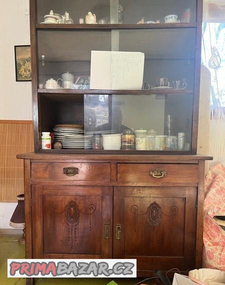 starozitny-pribornik-stolky-skrine-postele