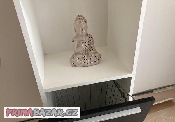 Vysoká skříň do koupelny černá s pradelnim kosem