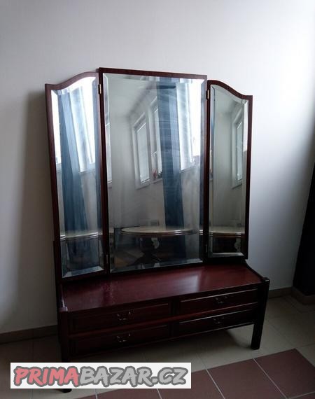 komoda-se-zrcadlem-starozitne