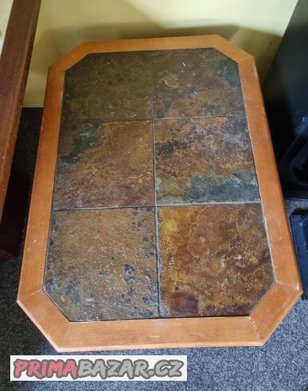 Konferenční stolek s dlažbou