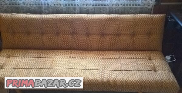 pohovka-rozkladaci-retro-prehoz-decka-prehoz-na-postele