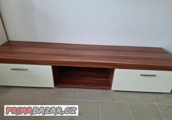 stolek-pod-tv