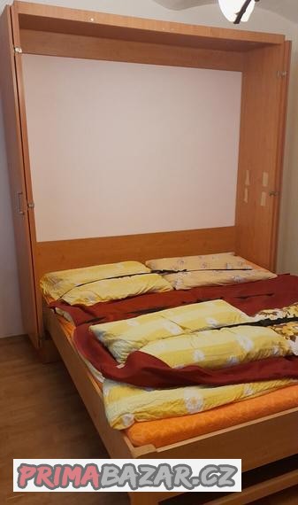 skrinova-vyklopna-postel
