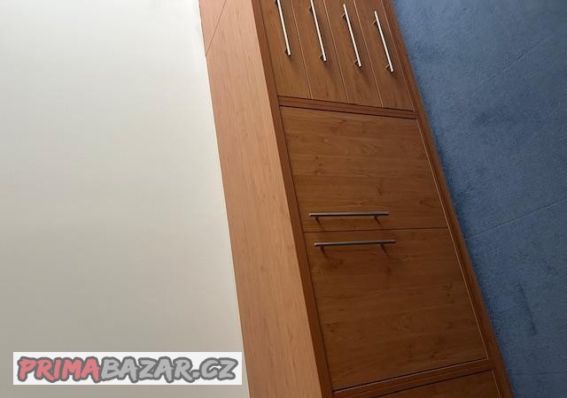 Skříňky + kanc. stůl