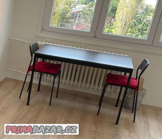 rozkladaci-jidelni-stul