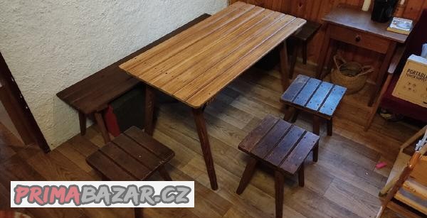 masivni-set-modrin-70-leta-az-10-osob