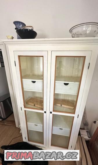 kuchynska-skrin-na-nadobi