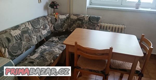 jidelni-rohova-lavice-stul-a-zidle