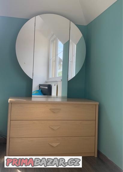 toaletni-stolek-se-zrcadlem