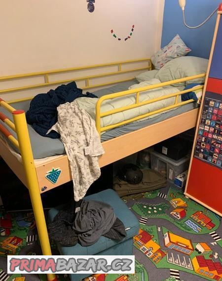detska-postel-a-skrinky
