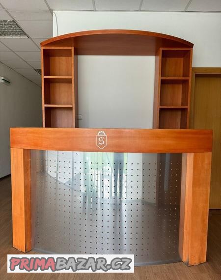 recepce-nabytek-pult-stul-police-skrinky-supliky