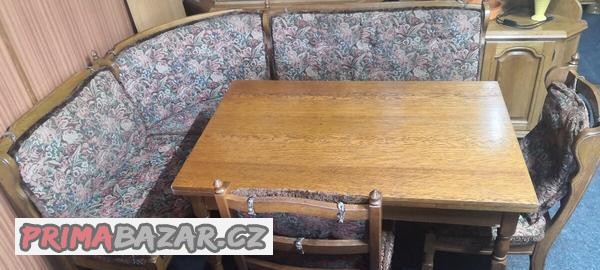 rohova-lavice-2x-zidle-rozklad-stul