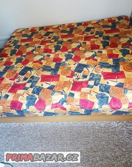 valendy-s-uloznym-prostorem