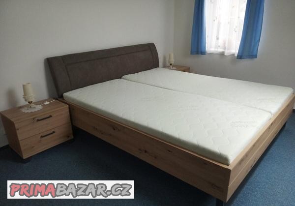 loznice-postel-2x-nocni-stolek-komoda-satni-skrin