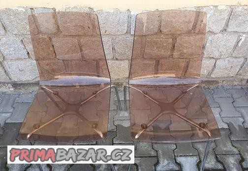 designova-jidelni-zidle-2-ks-z-kouroveho-plexi-made-in-italy