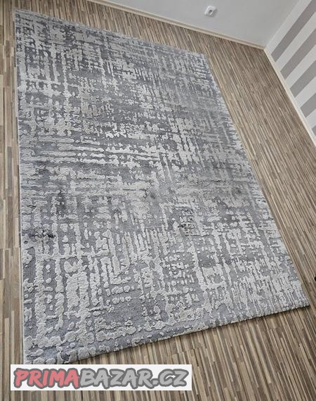 prodam-kusovy-koberec-160-x-230-cm