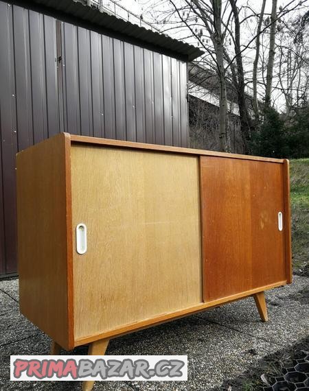 retro-komoda-jiri-jiroutek-brusel-barevny