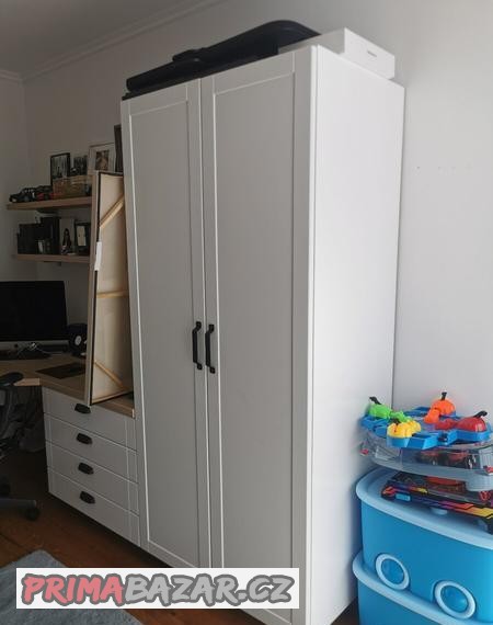 kancelarska-policova-skrin-rohovy-stul