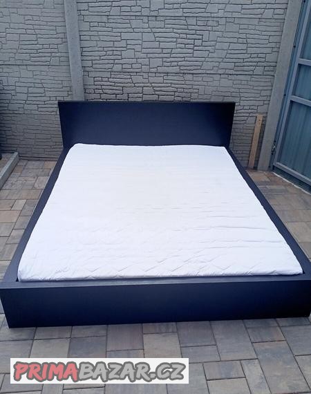 prodam-manzelskou-postel-matraci-160cm-x-200cm