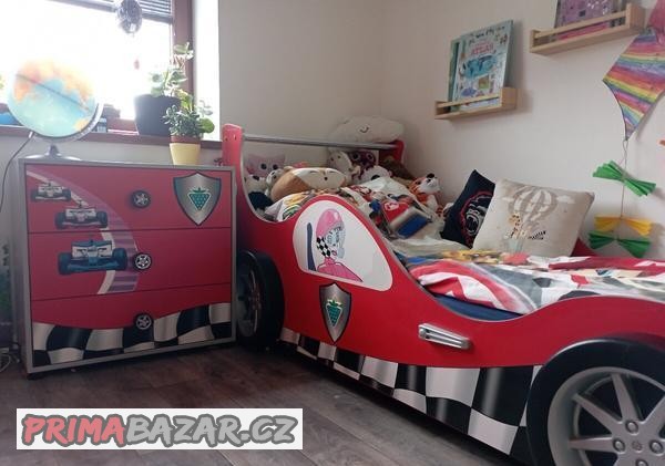 postel-velka-skrin-a-komoda-pro-maleho-zavodnika-zn-cilek