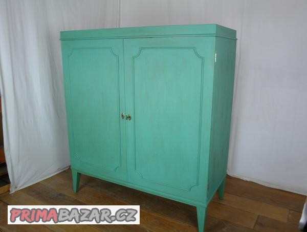 starozitna-suplikova-skrin