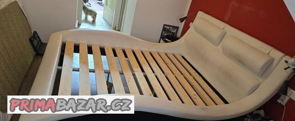 kozenkova-postel-s-rostem-luzko-160x200cm