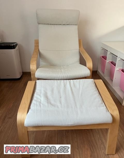 ikea-po-ng-kreslo-s-podnozkou