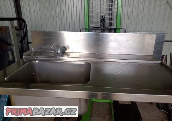 nerezova-pracovni-deska