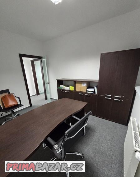 kancelarsky-nabytek-egger-masiv